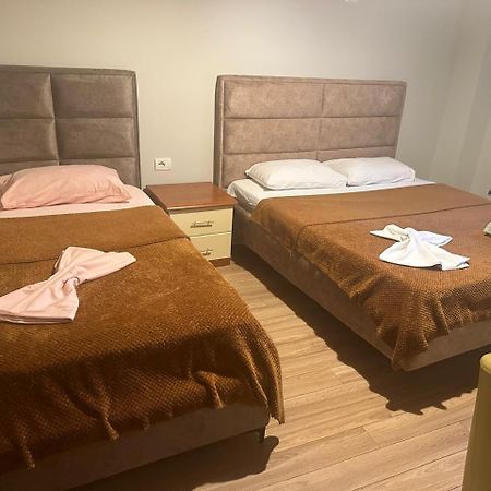 Eden Hostel Tirana Exteriör bild