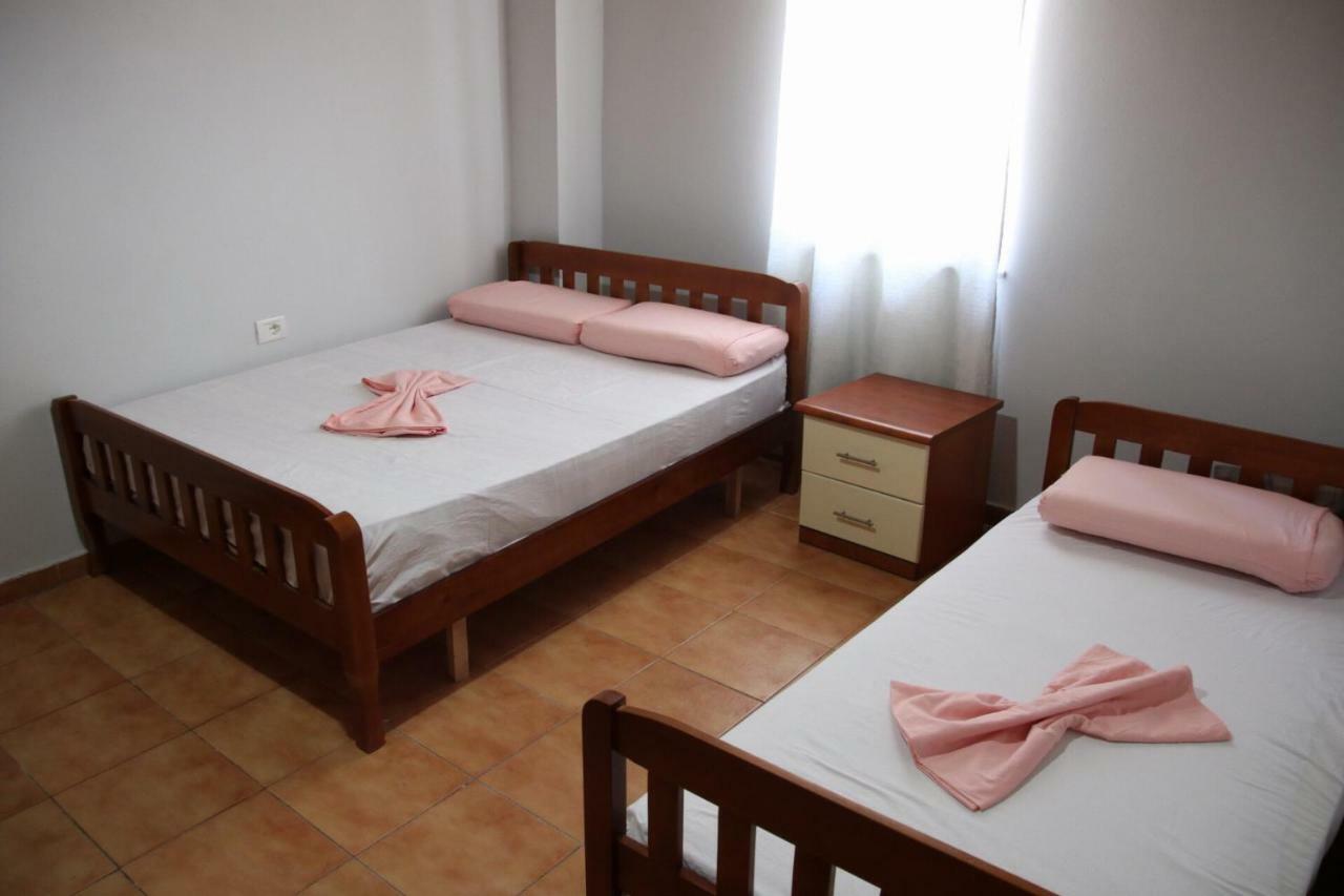 Eden Hostel Tirana Exteriör bild