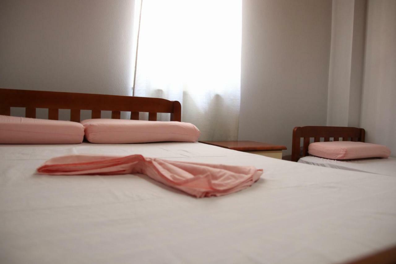 Eden Hostel Tirana Exteriör bild